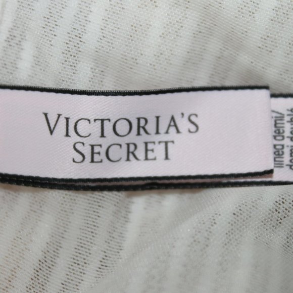 Victoria's Secret Women's 36D Bra - Picture 5 of 8